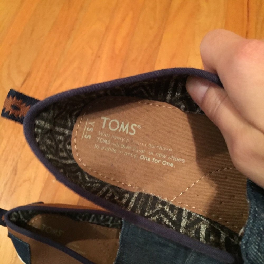 Toms - Picture 6 of 6